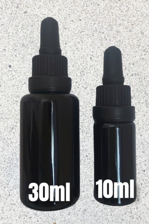 2 blottles showing size 10ml being small and 30ml being the large option